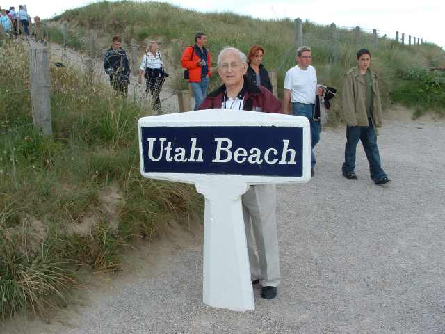 phil_-_utah_beach_sign